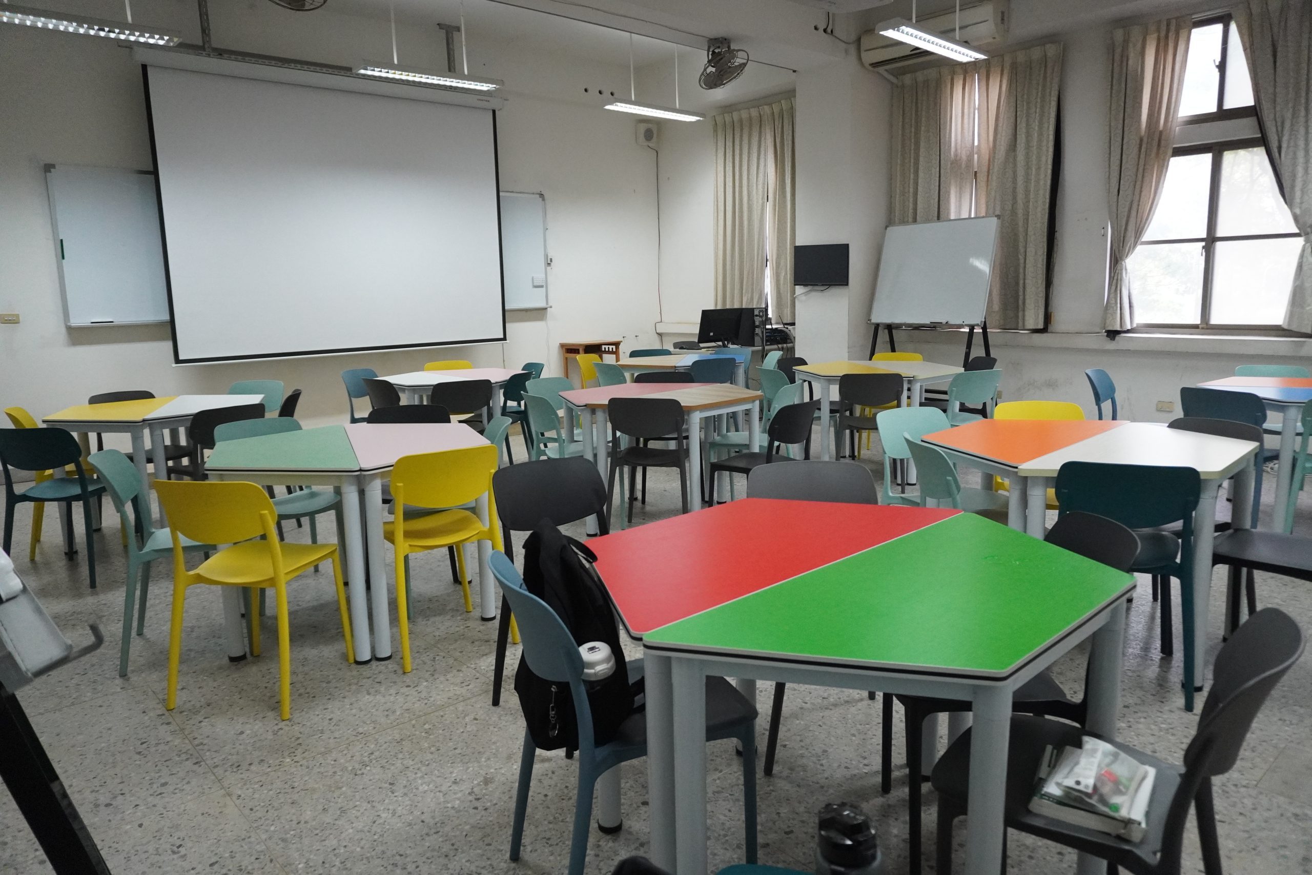 R106國際系普通教室